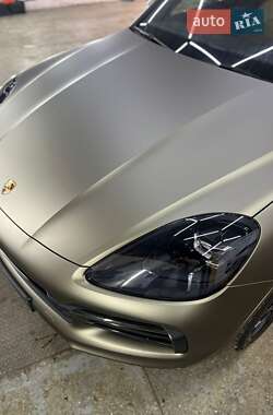 Внедорожник / Кроссовер Porsche Cayenne 2018 в 
