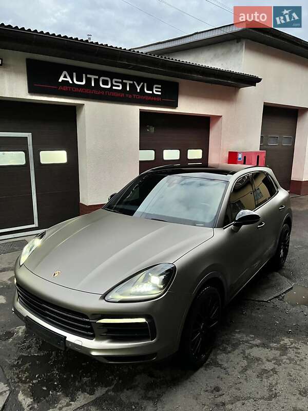 Позашляховик / Кросовер Porsche Cayenne 2018 в Івано-Франківську