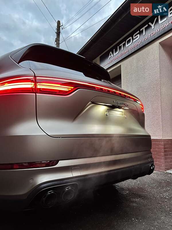 Позашляховик / Кросовер Porsche Cayenne 2018 в Івано-Франківську