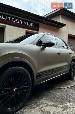 Внедорожник / Кроссовер Porsche Cayenne 2018 в 