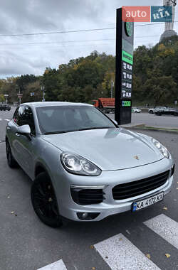 Позашляховик / Кросовер Porsche Cayenne 2015 в Києві
