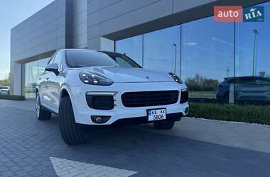 Позашляховик / Кросовер Porsche Cayenne 2016 в Дніпрі