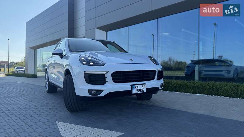 Позашляховик / Кросовер Porsche Cayenne 2016 в Дніпрі