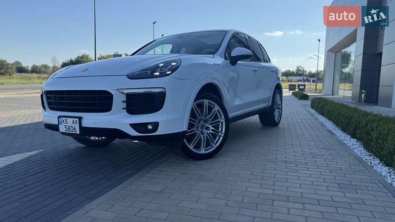 Позашляховик / Кросовер Porsche Cayenne 2016 в Дніпрі