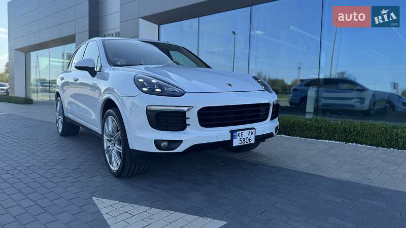 Позашляховик / Кросовер Porsche Cayenne 2016 в Дніпрі