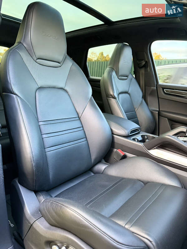 Позашляховик / Кросовер Porsche Cayenne 2018 в Києві