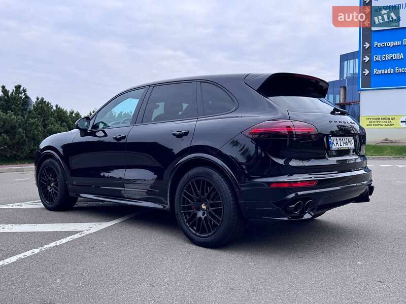 Внедорожник / Кроссовер Porsche Cayenne 2017 в Киеве
