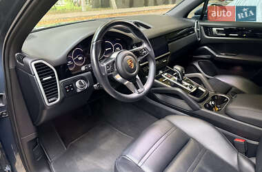 Внедорожник / Кроссовер Porsche Cayenne 2018 в 