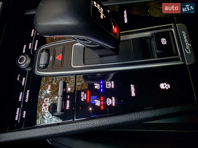 Позашляховик / Кросовер Porsche Cayenne 2018 в Львові