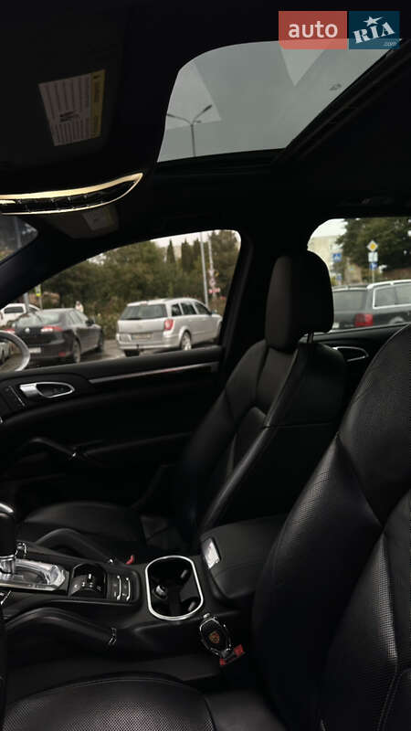 Позашляховик / Кросовер Porsche Cayenne 2012 в Івано-Франківську