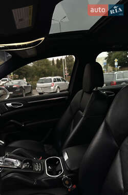 Позашляховик / Кросовер Porsche Cayenne 2012 в  фото 9 Позашляховик / Кросовер Porsche Cayenne 2012 в