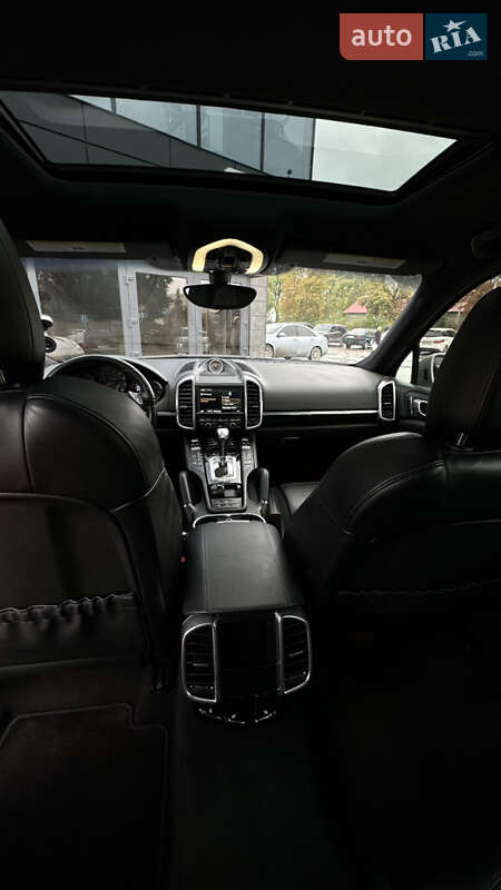 Позашляховик / Кросовер Porsche Cayenne 2012 в Івано-Франківську