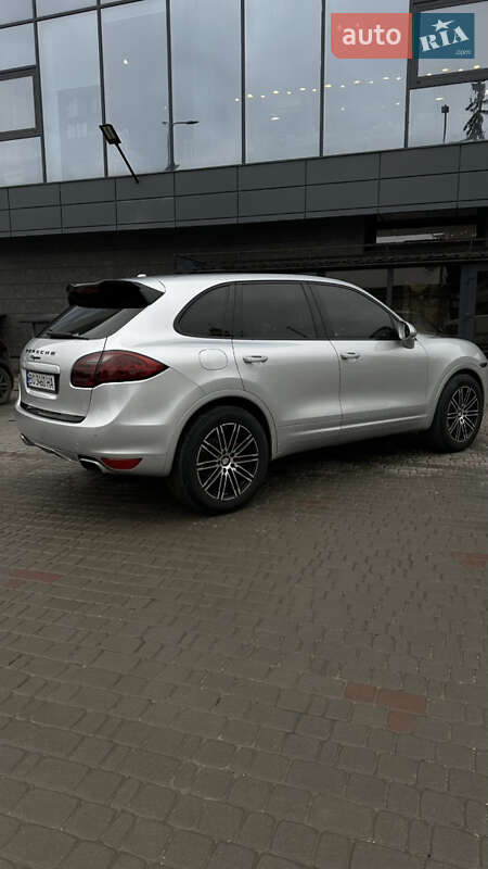 Позашляховик / Кросовер Porsche Cayenne 2012 в Івано-Франківську