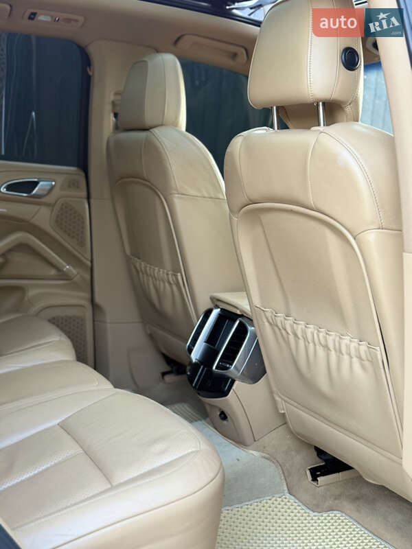 Внедорожник / Кроссовер Porsche Cayenne 2012 в Самборе