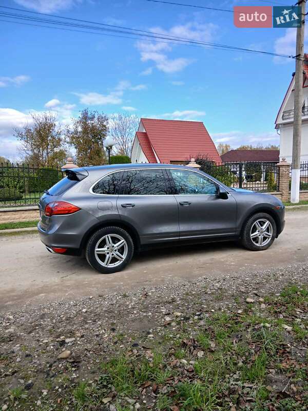 Позашляховик / Кросовер Porsche Cayenne 2011 в Чернівцях