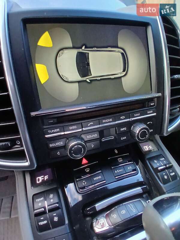 Позашляховик / Кросовер Porsche Cayenne 2011 в Чернівцях