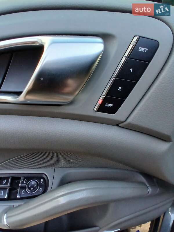 Позашляховик / Кросовер Porsche Cayenne 2011 в Чернівцях