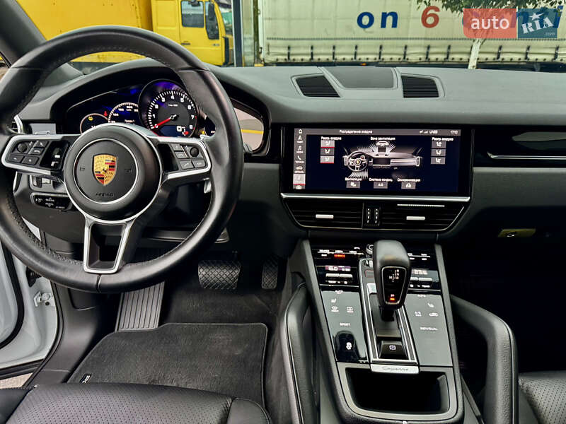 Внедорожник / Кроссовер Porsche Cayenne 2018 в Киеве фото 43 Внедорожник / Кроссовер Porsche Cayenne 2018 в Киеве