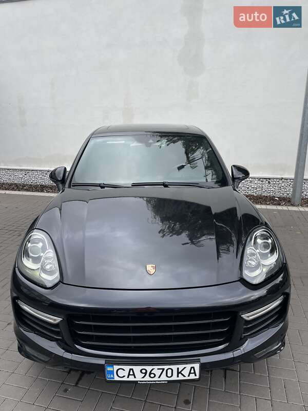 Внедорожник / Кроссовер Porsche Cayenne 2016 в Черкассах