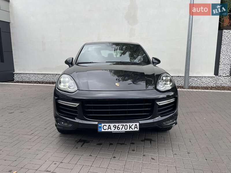 Внедорожник / Кроссовер Porsche Cayenne 2016 в Черкассах