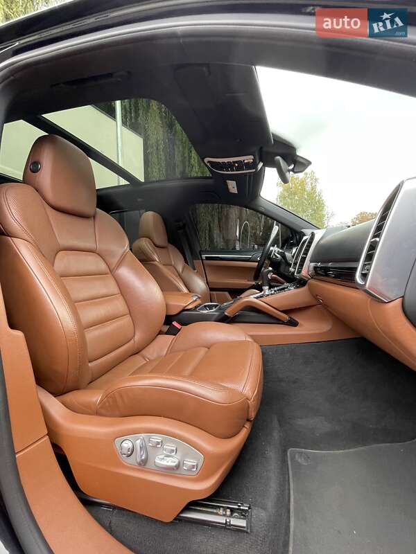 Внедорожник / Кроссовер Porsche Cayenne 2016 в Черкассах