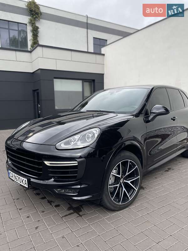 Внедорожник / Кроссовер Porsche Cayenne 2016 в Черкассах