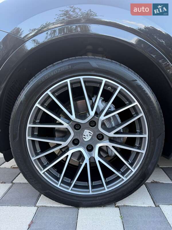 Внедорожник / Кроссовер Porsche Cayenne 2017 в Одессе