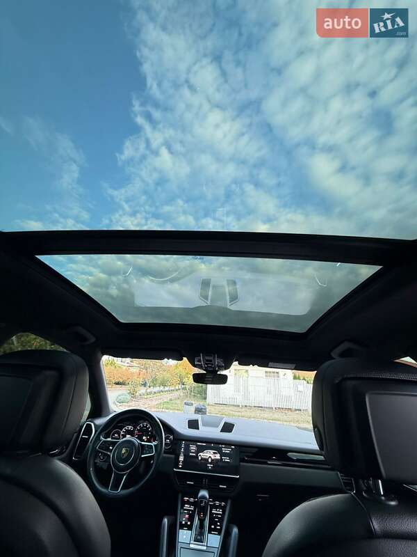 Внедорожник / Кроссовер Porsche Cayenne 2017 в Одессе