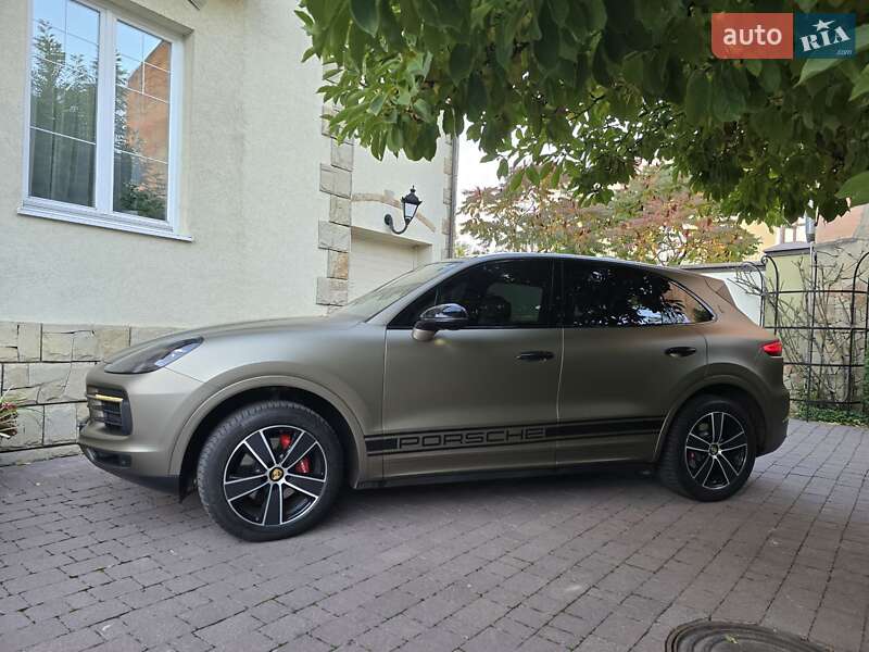 Позашляховик / Кросовер Porsche Cayenne 2018 в Івано-Франківську