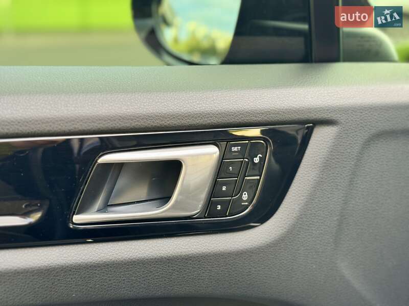 Внедорожник / Кроссовер Porsche Cayenne 2018 в Киеве фото 37 Внедорожник / Кроссовер Porsche Cayenne 2018 в Киеве