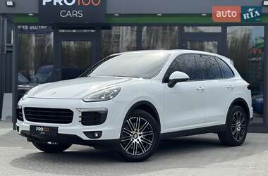 Внедорожник / Кроссовер Porsche Cayenne 2016 в 