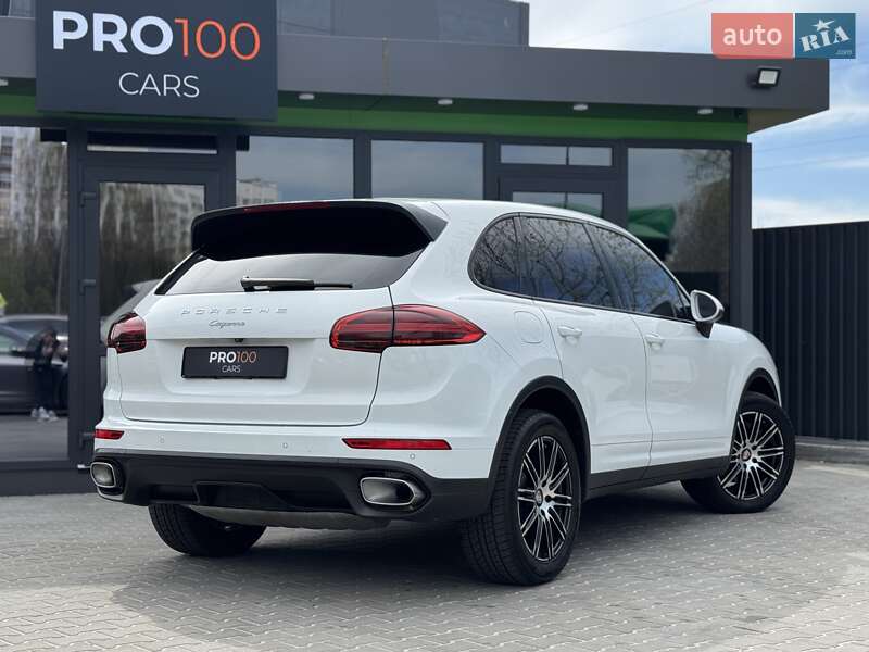 Внедорожник / Кроссовер Porsche Cayenne 2016 в Киеве