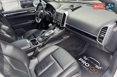 Внедорожник / Кроссовер Porsche Cayenne 2016 в 