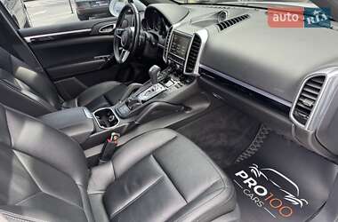 Внедорожник / Кроссовер Porsche Cayenne 2016 в 