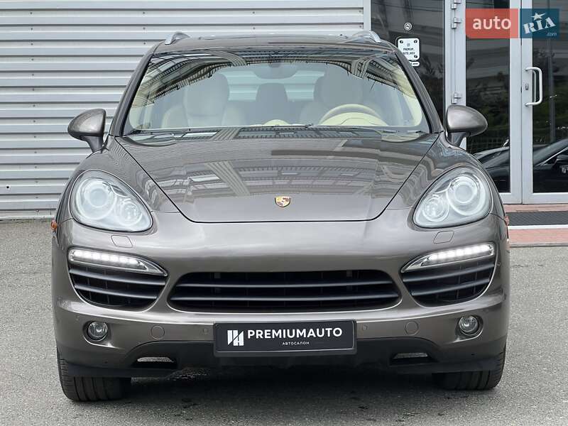 Внедорожник / Кроссовер Porsche Cayenne 2012 в Киеве