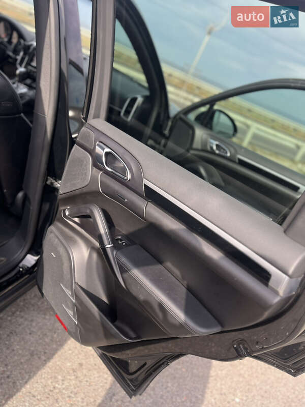 Позашляховик / Кросовер Porsche Cayenne 2014 в Черкасах