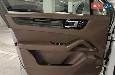 Позашляховик / Кросовер Porsche Cayenne 2019 в  фото 23 Позашляховик / Кросовер Porsche Cayenne 2019 в