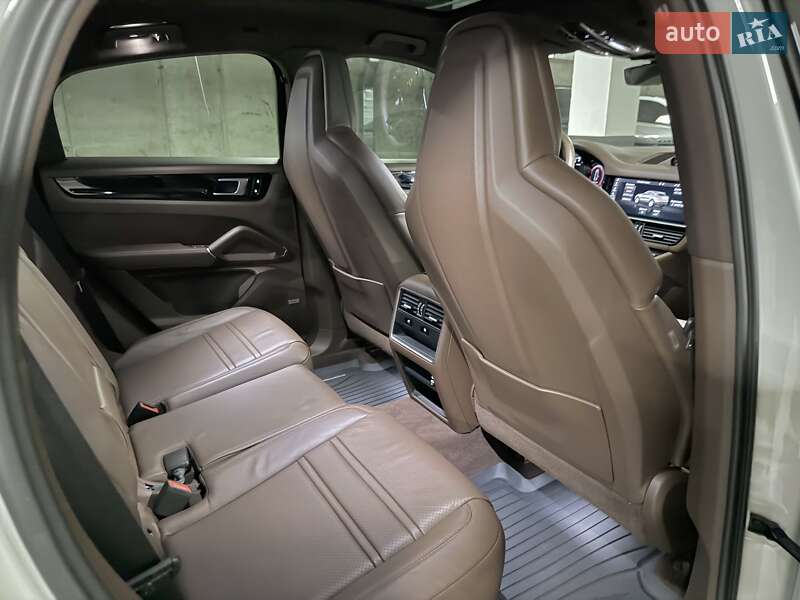 Внедорожник / Кроссовер Porsche Cayenne 2019 в Днепре фото 34 Внедорожник / Кроссовер Porsche Cayenne 2019 в Днепре