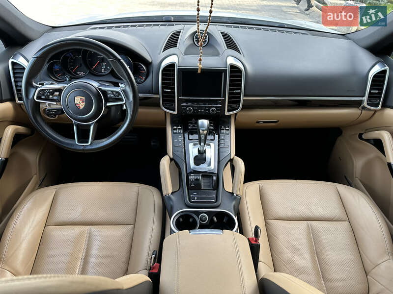 Внедорожник / Кроссовер Porsche Cayenne 2015 в Днепре фото 13 Внедорожник / Кроссовер Porsche Cayenne 2015 в Днепре