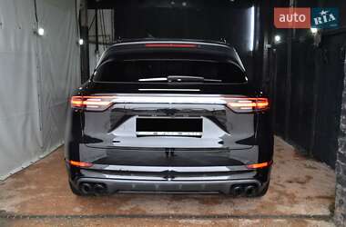 Внедорожник / Кроссовер Porsche Cayenne 2020 в 