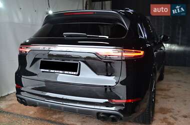 Внедорожник / Кроссовер Porsche Cayenne 2020 в 