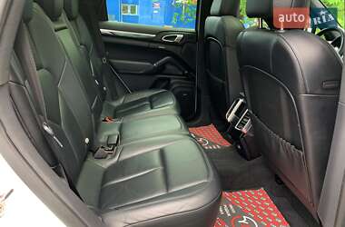 Позашляховик / Кросовер Porsche Cayenne 2014 в  фото 44 Позашляховик / Кросовер Porsche Cayenne 2014 в