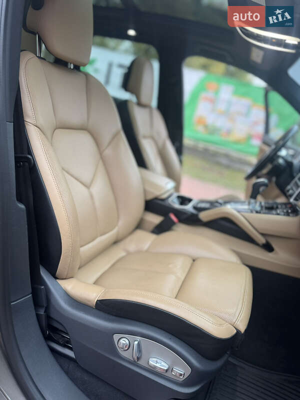 Позашляховик / Кросовер Porsche Cayenne 2015 в Києві фото 32 Позашляховик / Кросовер Porsche Cayenne 2015 в Києві