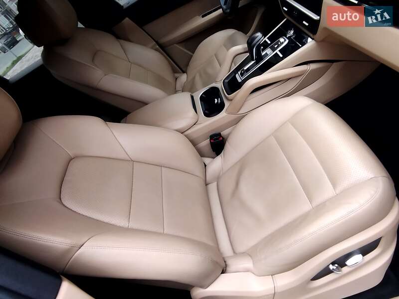 Позашляховик / Кросовер Porsche Cayenne 2018 в Чернігові фото 32 Позашляховик / Кросовер Porsche Cayenne 2018 в Чернігові