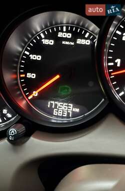 Внедорожник / Кроссовер Porsche Cayenne 2012 в 