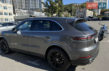 Внедорожник / Кроссовер Porsche Cayenne 2018 в 
