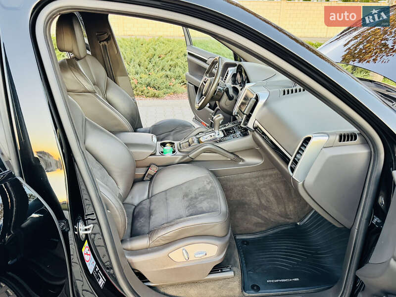 Внедорожник / Кроссовер Porsche Cayenne 2017 в Одессе фото 37 Внедорожник / Кроссовер Porsche Cayenne 2017 в Одессе