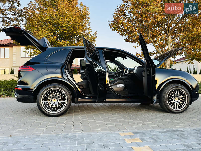Внедорожник / Кроссовер Porsche Cayenne 2017 в Одессе фото 88 Внедорожник / Кроссовер Porsche Cayenne 2017 в Одессе