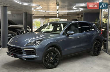 Внедорожник / Кроссовер Porsche Cayenne 2019 в 
