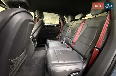 Внедорожник / Кроссовер Porsche Cayenne 2019 в 
